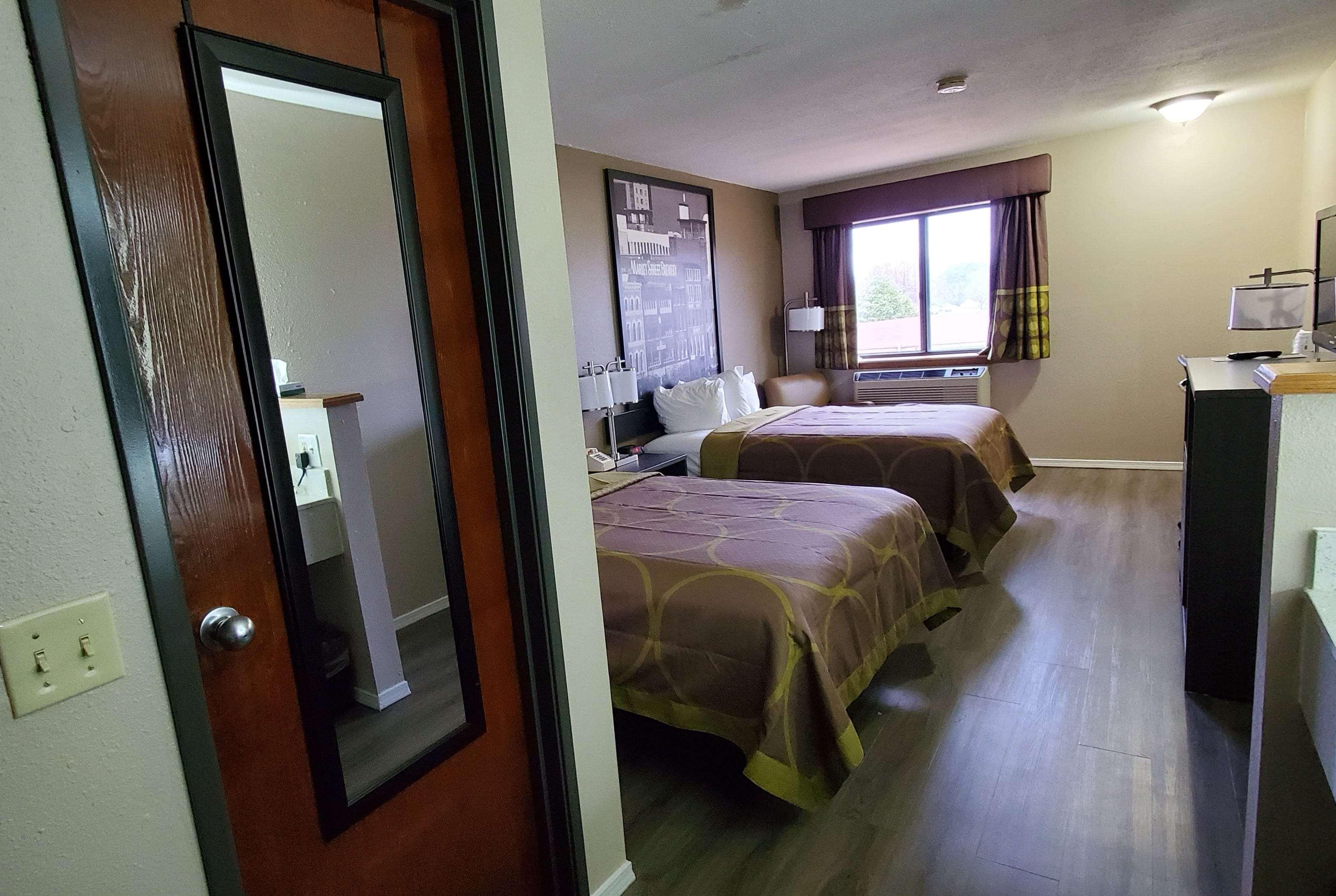 Hotel Super 8 By Wyndham Paris Esterno foto